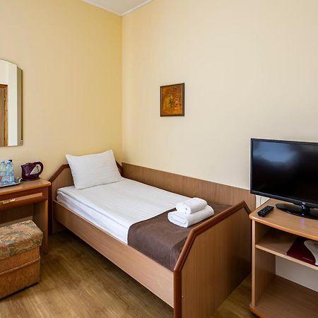 Hotel Galaktika Vynnyky Bagian luar foto