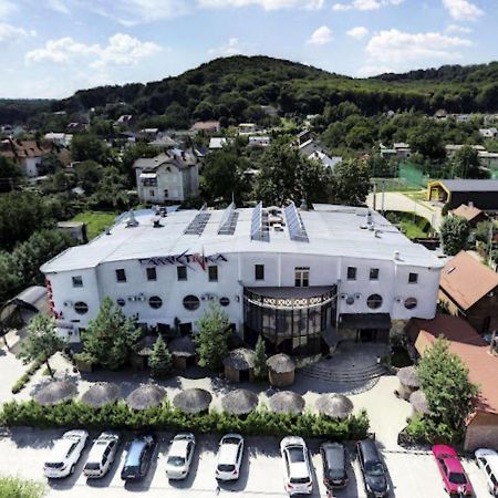Hotel Galaktika Vynnyky Bagian luar foto