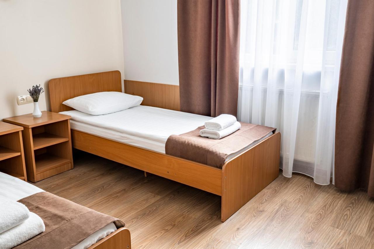 Hotel Galaktika Vynnyky Bagian luar foto