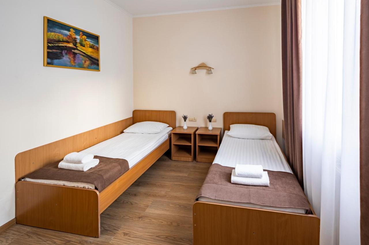 Hotel Galaktika Vynnyky Bagian luar foto