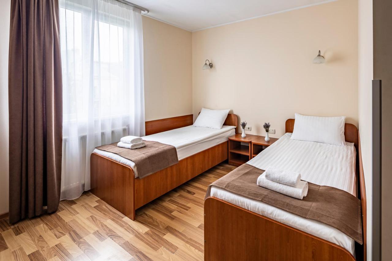 Hotel Galaktika Vynnyky Bagian luar foto