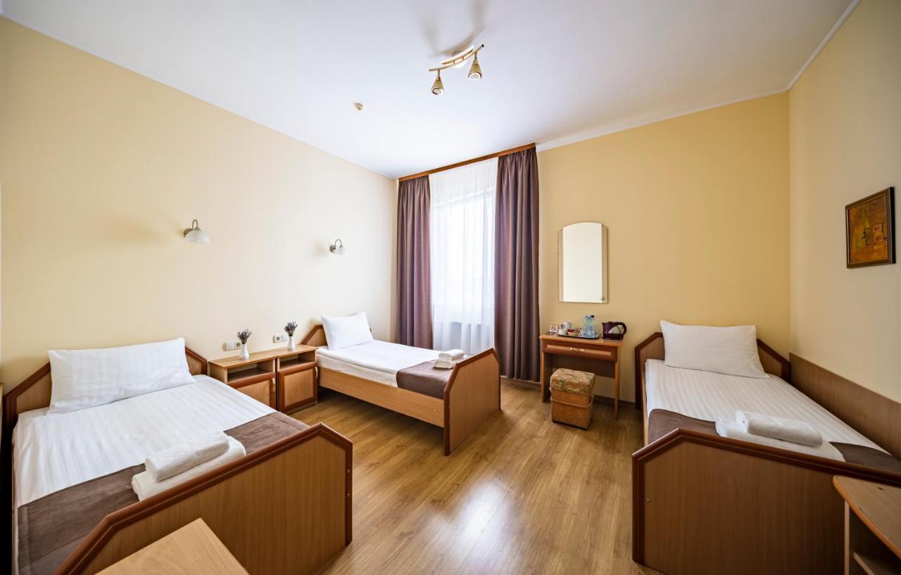 Hotel Galaktika Vynnyky Bagian luar foto