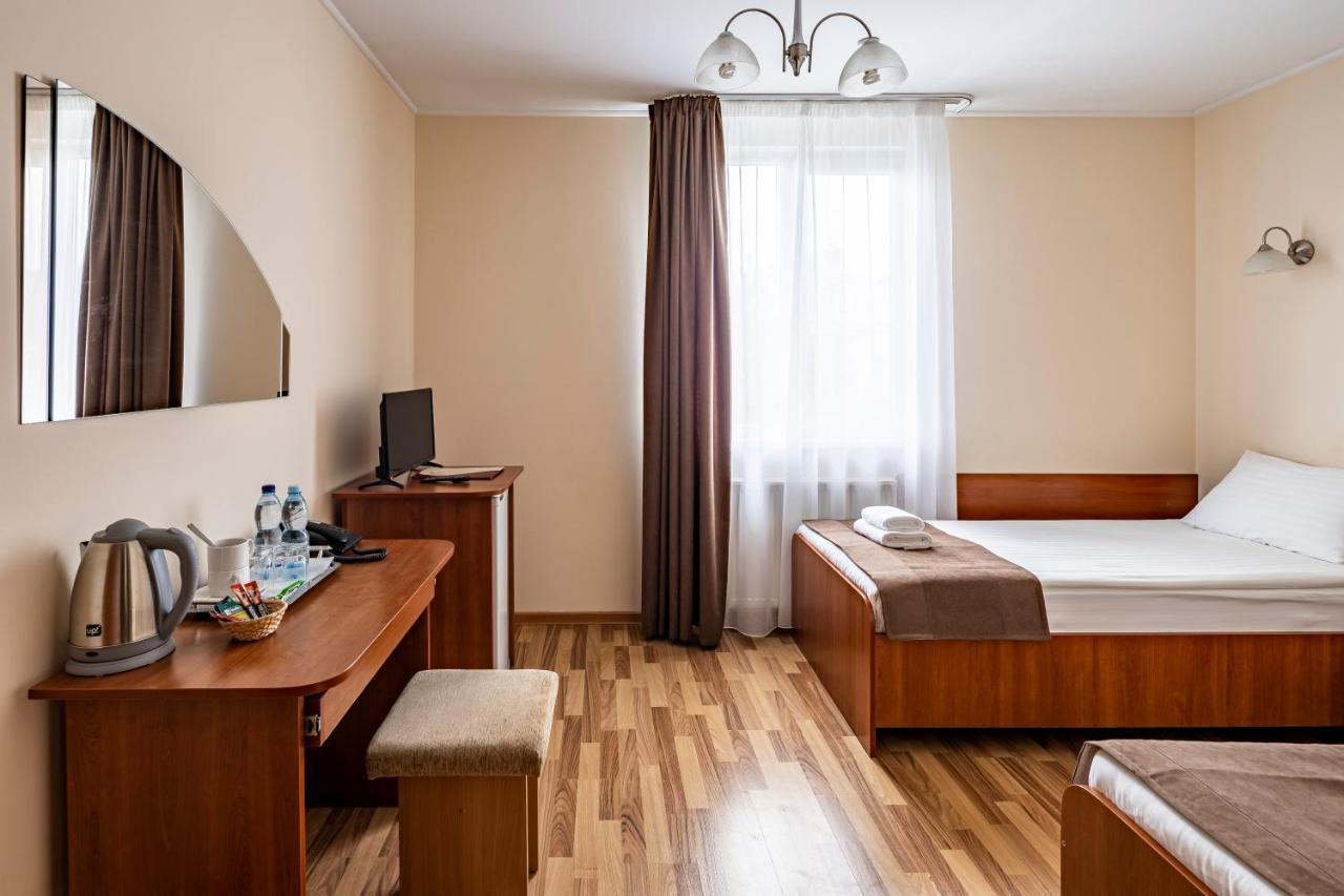 Hotel Galaktika Vynnyky Bagian luar foto