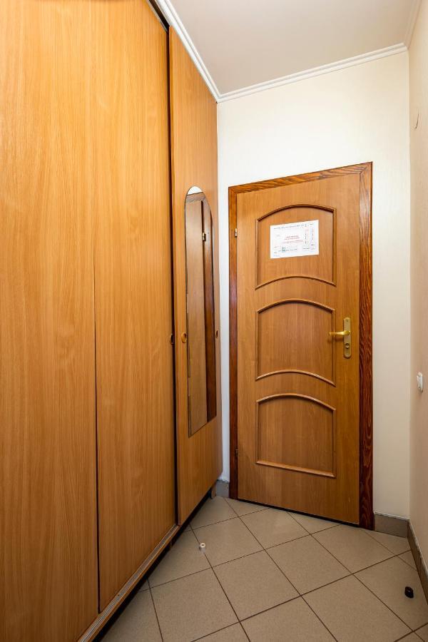 Hotel Galaktika Vynnyky Bagian luar foto