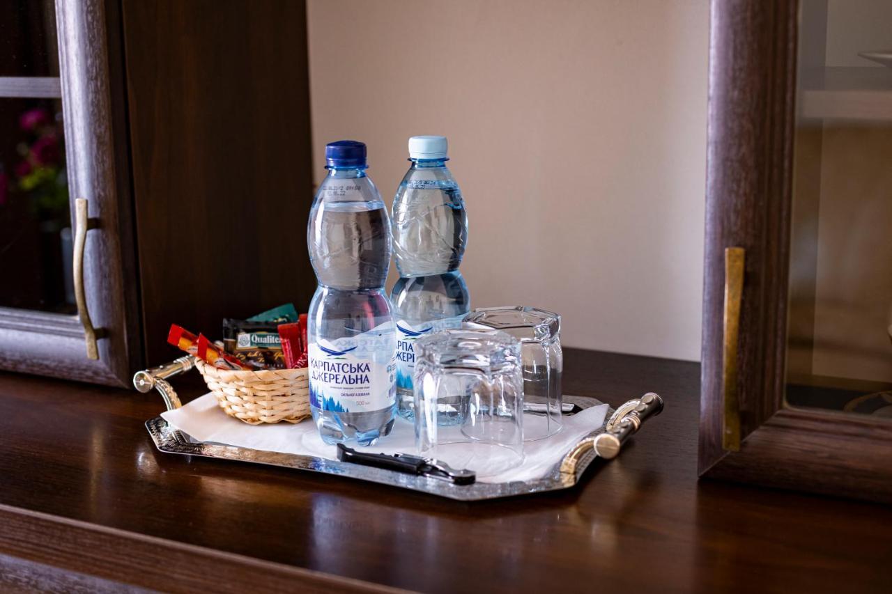 Hotel Galaktika Vynnyky Bagian luar foto