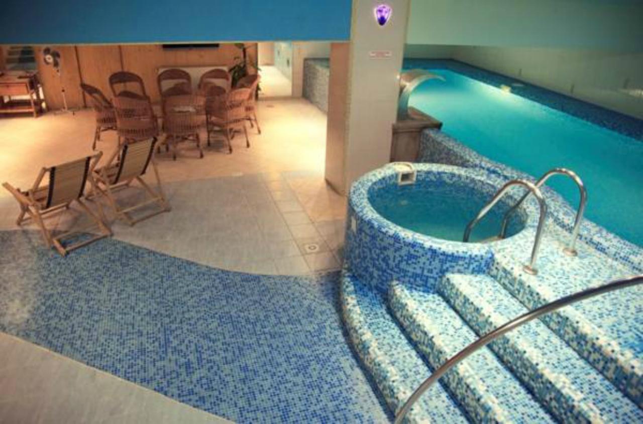 Hotel Galaktika Vynnyky Bagian luar foto